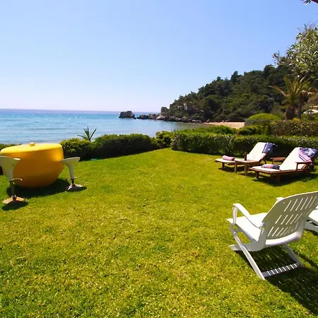 Appartamento Beachfront And Villas