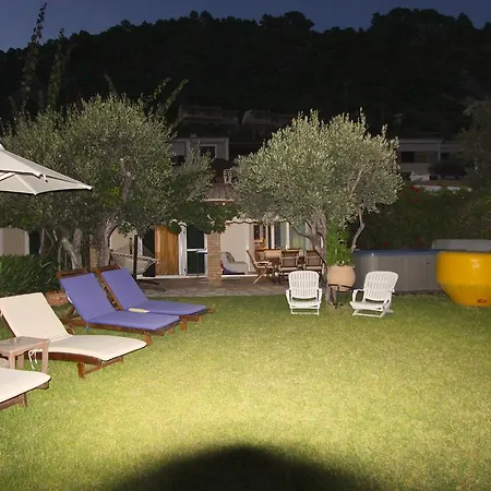 Beachfront And Villas *