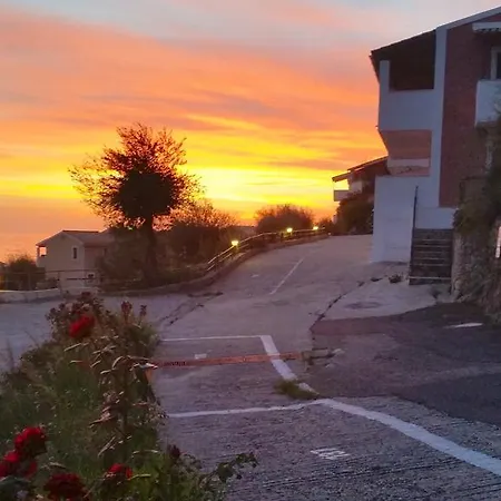 Beachfront And Villas *